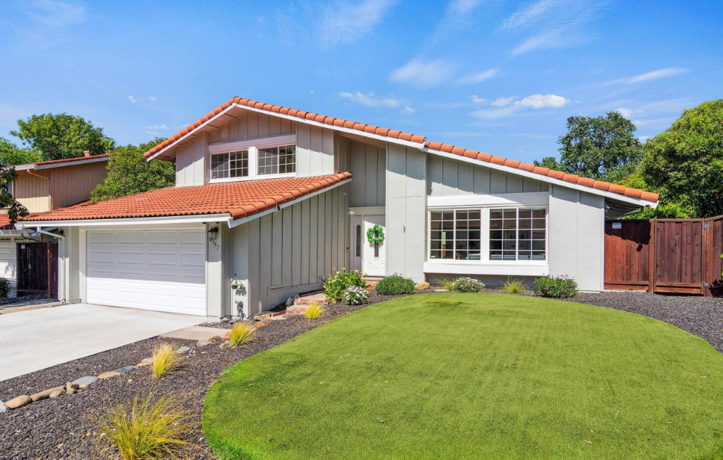 Residential roof replacement at 4397 N Water Oak